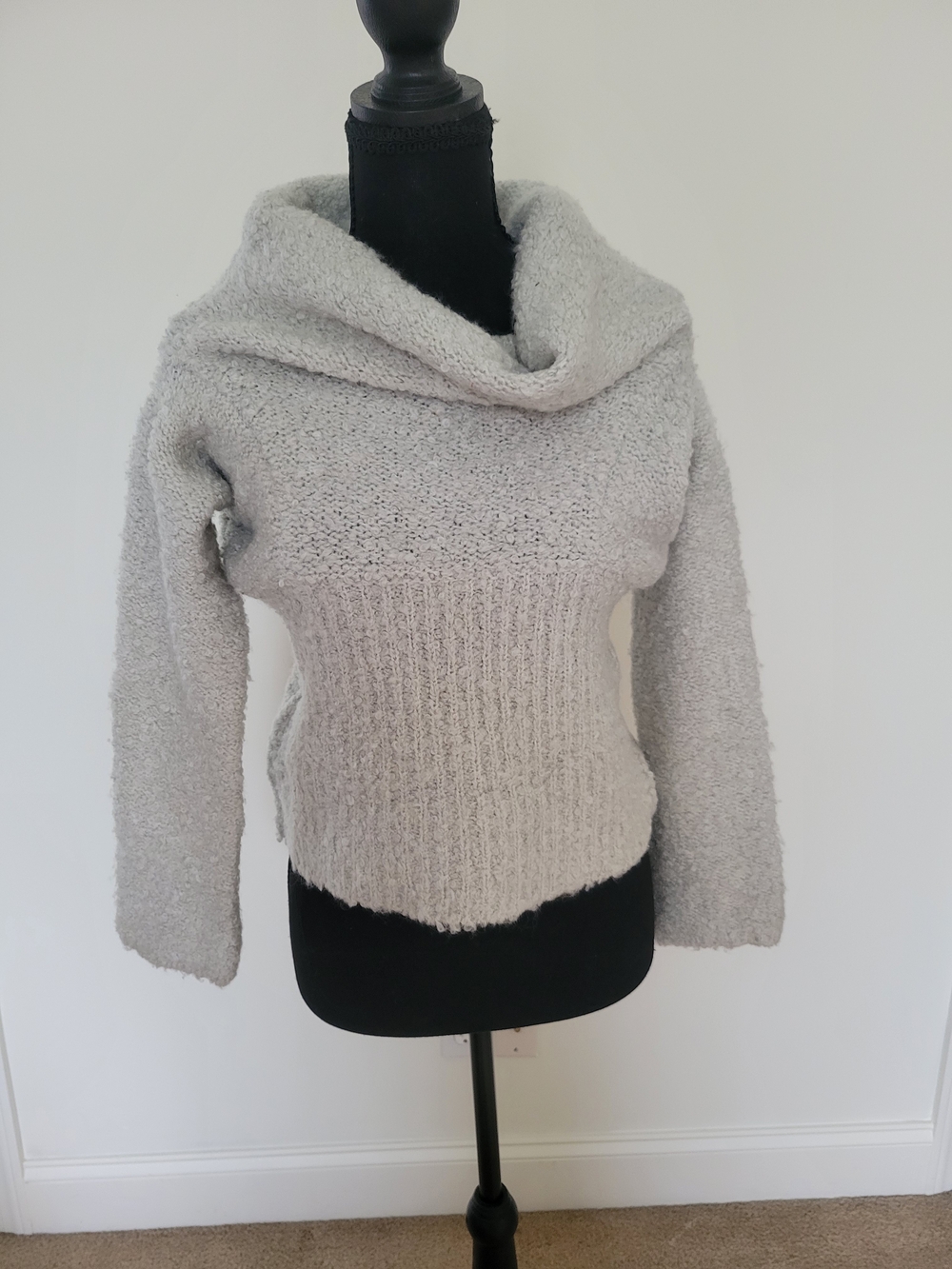 Urban Outfitters Y2K Grey Textured Cropped Cowl Neck Sweater - M